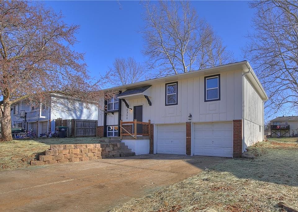 1st image of 1311 Golfview Dr