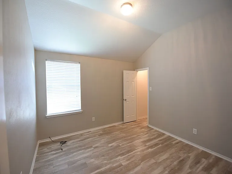 421 Stanley Falls Dr — Photo 16
