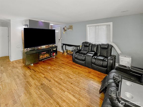 5th image of 103 E Highland Drive