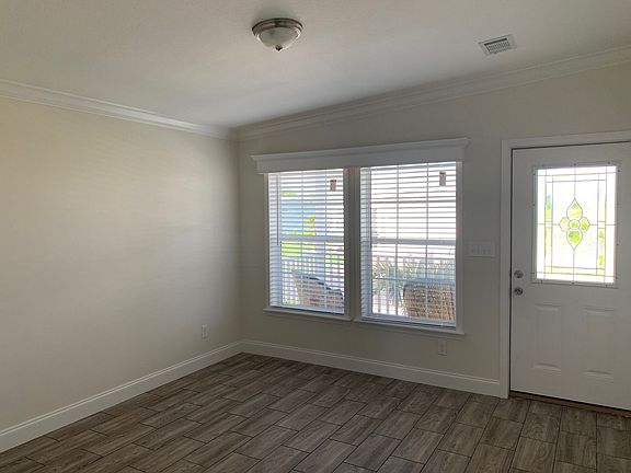 4th image of 2640 Pier Dr