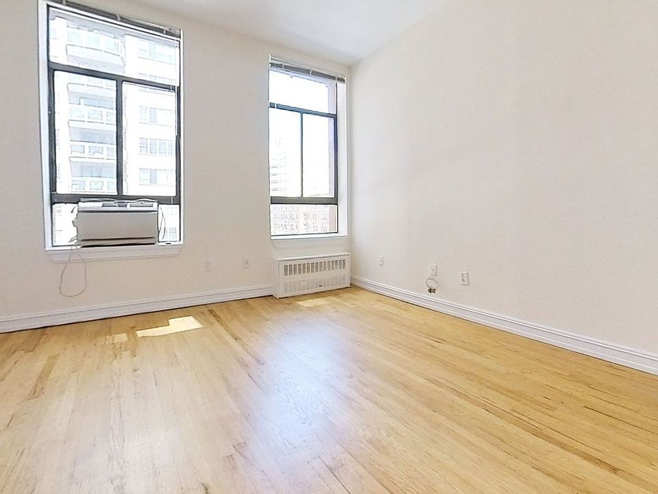 1st image of 1 Astor Pl APT 4V