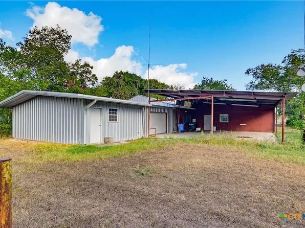 206 E Pine St, Seguin, TX 78155