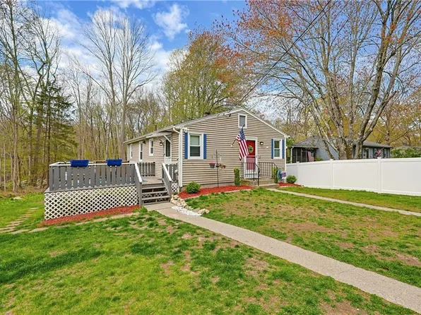 425 S Main St, Pascoag, RI 02859