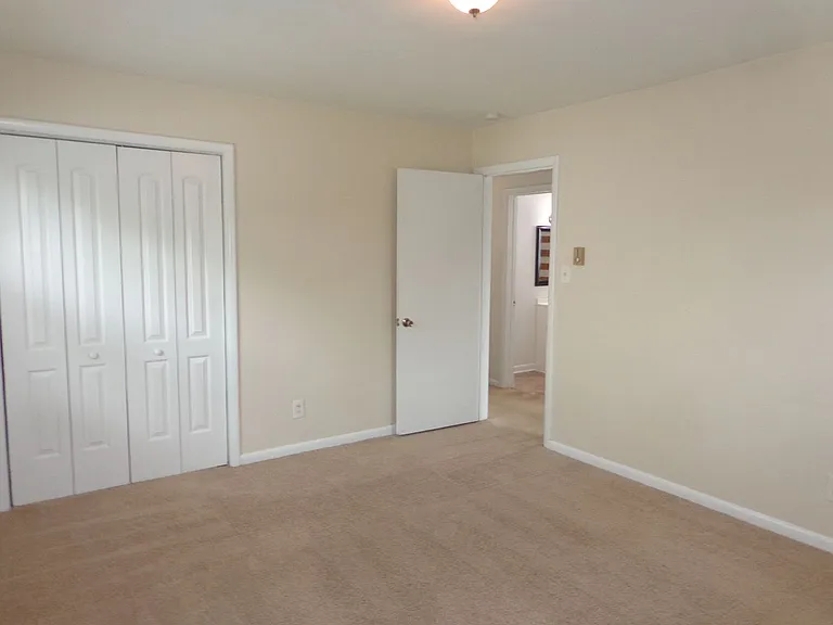 4638 Coronet Ave — Photo 10