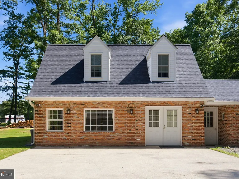6485 Tip Hill Dr — Photo 1