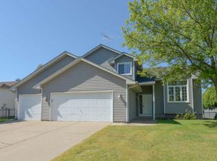 9211 Trinity Gdns N, Brooklyn Park, MN 55443
