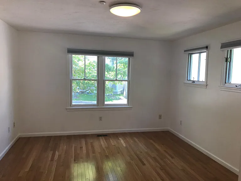 18 Russell Pl — Photo 26
