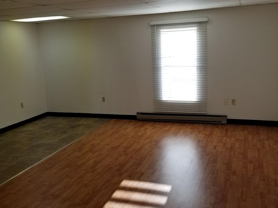 2nd image of 4 W Main St