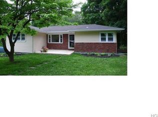 7 Christmas Hill Rd, Airmont, NY 10952