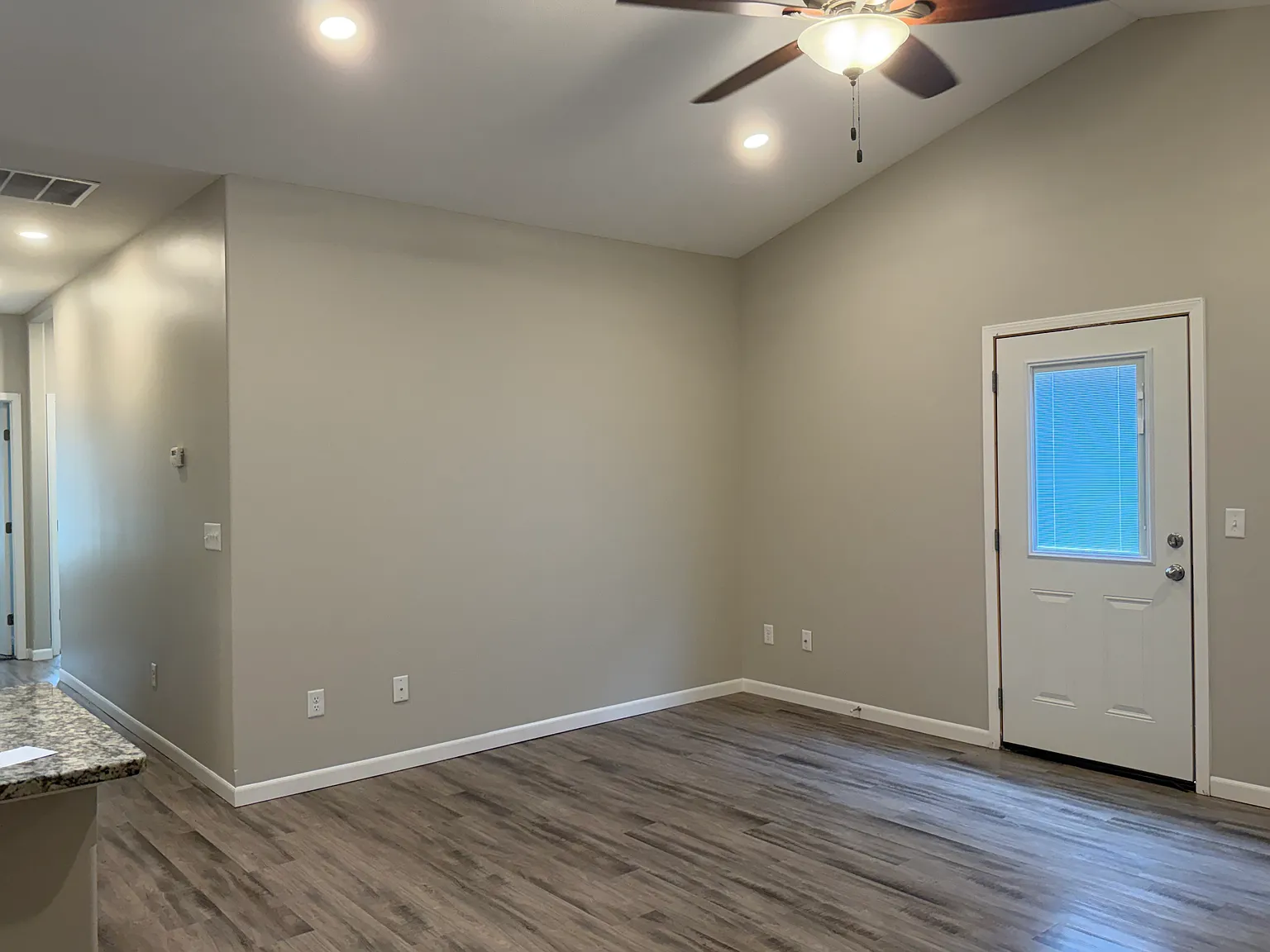 3 bed, 1150 sqft, $1,450 — Photo 3