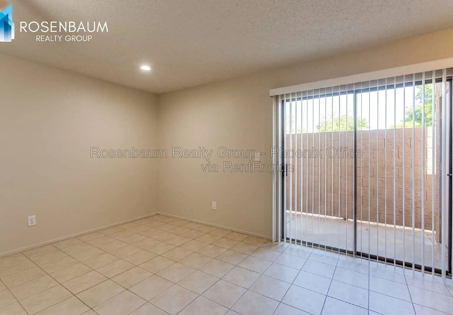 2 bed, 1.5 bath, 1000 sqft, $1,199 — Photo 3
