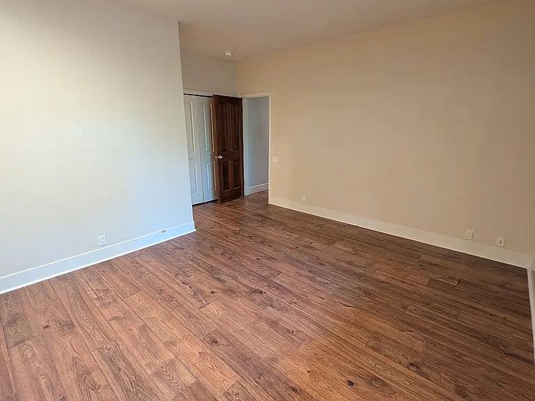 530 Evans Ct — Photo 15