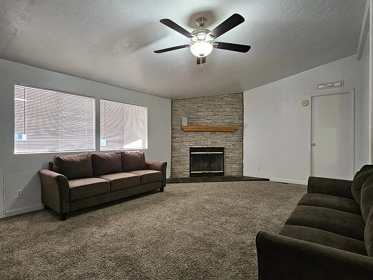 1510 W Ruth St — Photo 6