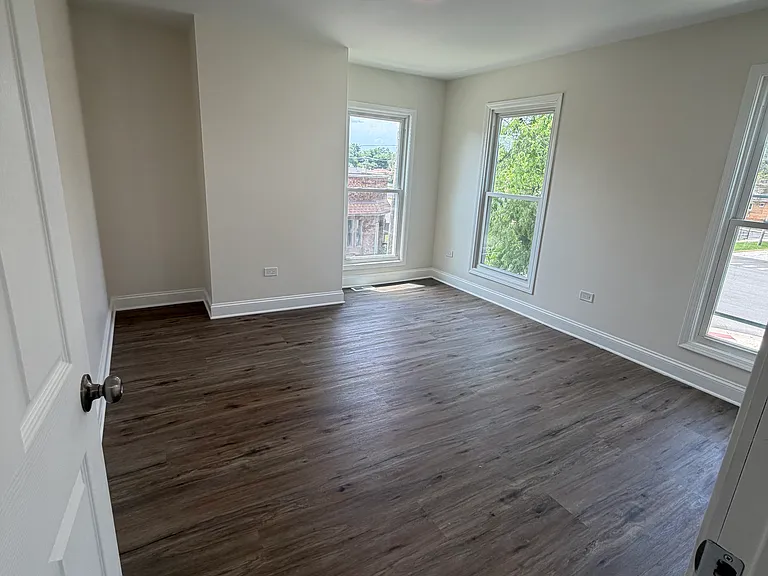 260 W Lincoln Hwy — Photo 7