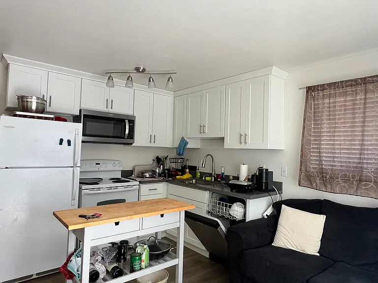4550 7th Ave NE #103 — Photo 10