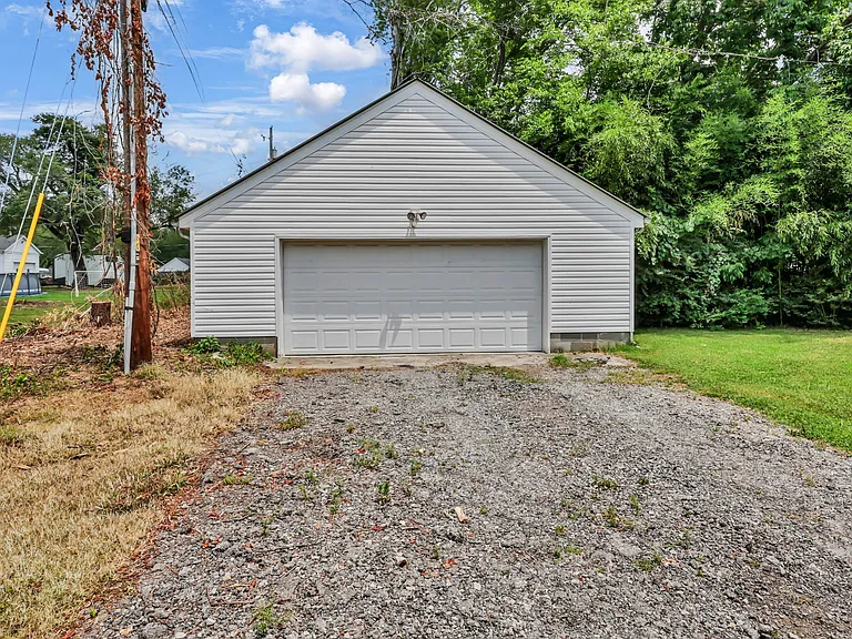 217 E Meadow Cir — Photo 10