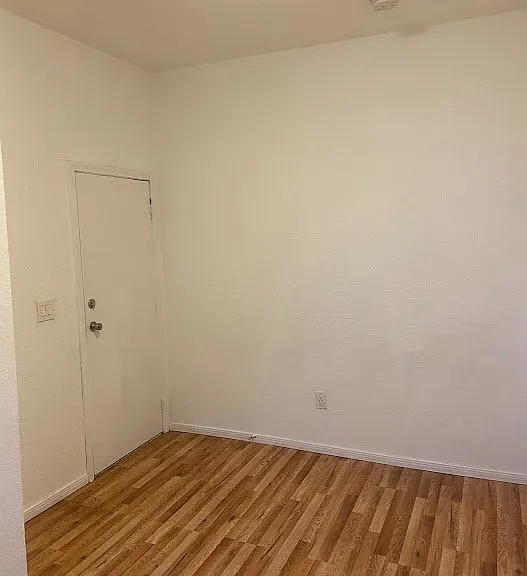 1494 W 27th St #3 — Photo 20
