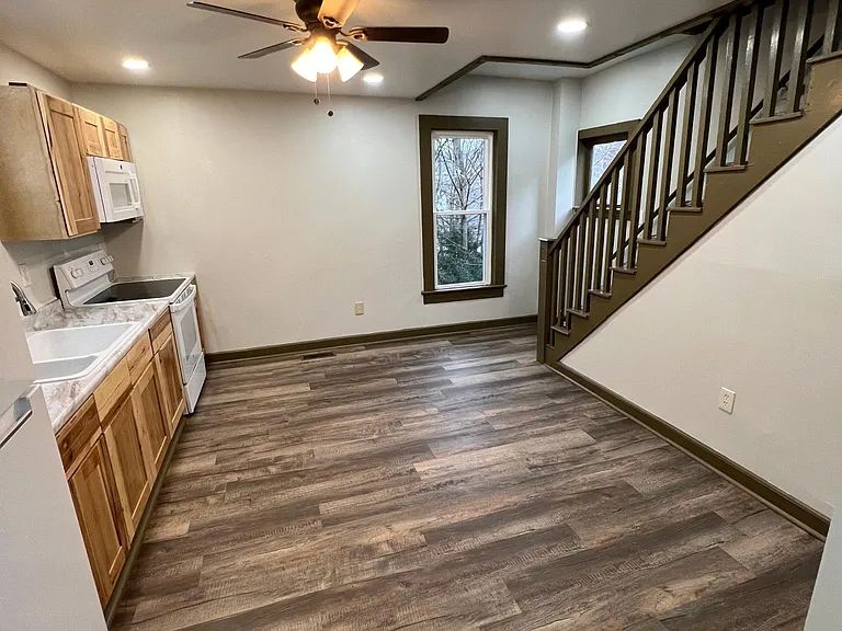 202 Hiland Ave — Photo 5