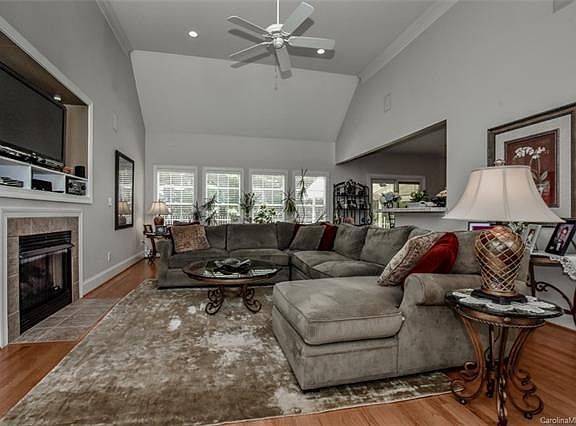4th image of 106 Hopedale Ct