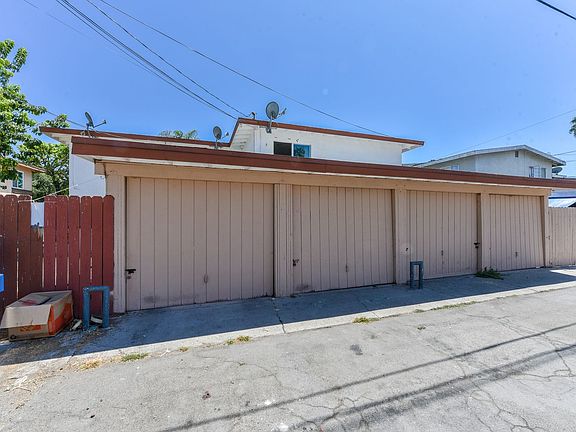 3rd image of 2506 S Rosewood Ave APT C