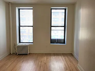 Rented by R New York