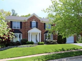 2746 Hillcroft Dr, Chesterfield, MO 63005