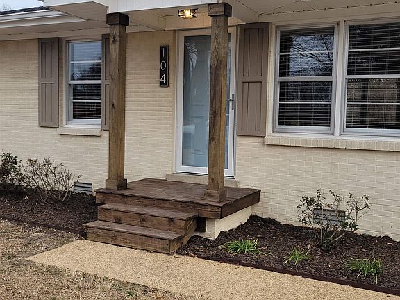 2nd image of 104 Jaynes Dr