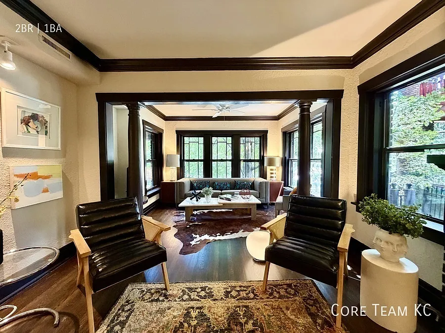 Renovated Midtown 2 Bed — Photo 2