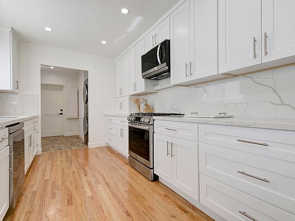 3rd image of 10550 Johanna Ave