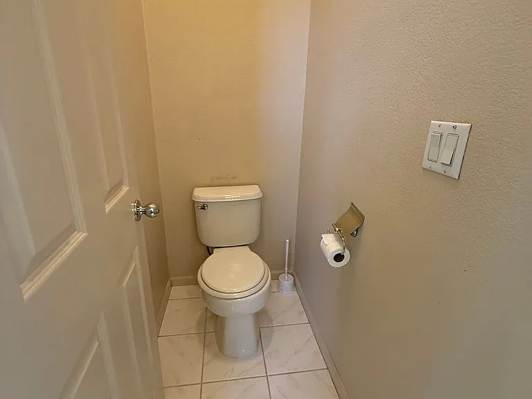 9732 Marianna Way — Photo 17