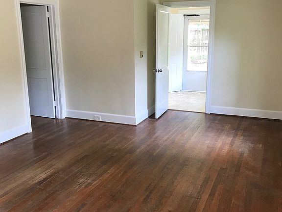 3rd image of 816 N Buchanan Blvd #B