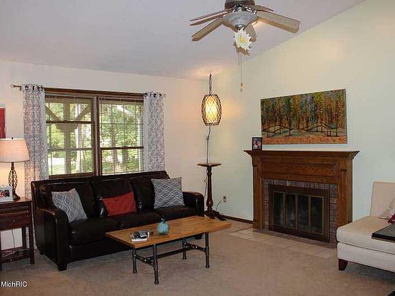 4th image of 11966 Lakeshore Dr