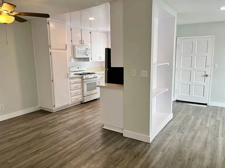 18400 Prairie Street — Photo 111