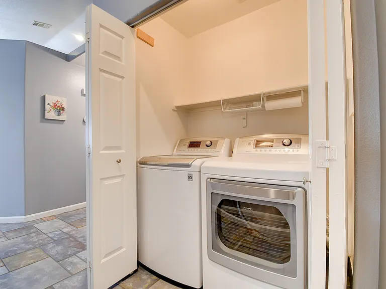 9657 Marble Peak Ct — Photo 10