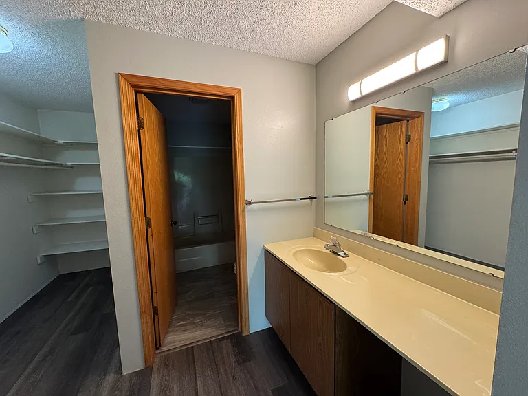 Master has an En-Suite Bathroom & Large Walk-In Closet