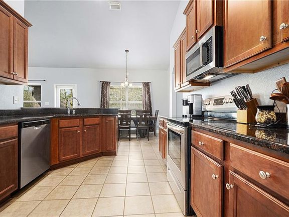 3rd image of 3910 Trumbull Ct