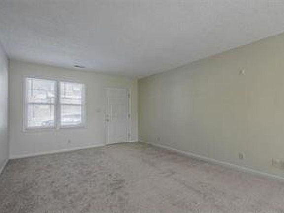 4th image of 1101 W 41st Ter