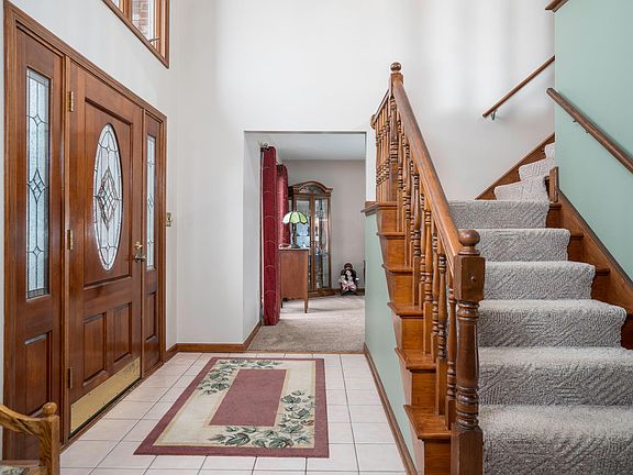 3rd image of 3220 Woodland Ct N