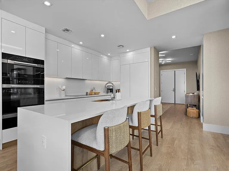 220 Lake Shore Dr #1401 — Photo 8