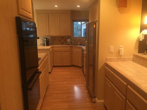 4th image of 251 Silverado Ct