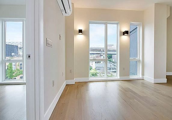 4th image of 440 Wythe Ave APT 4B