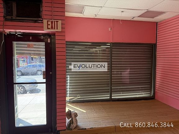 4th image of 642 Park St #642