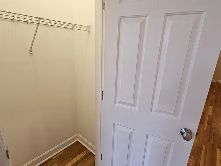 509 N Hartland Ct #1S — Photo 4