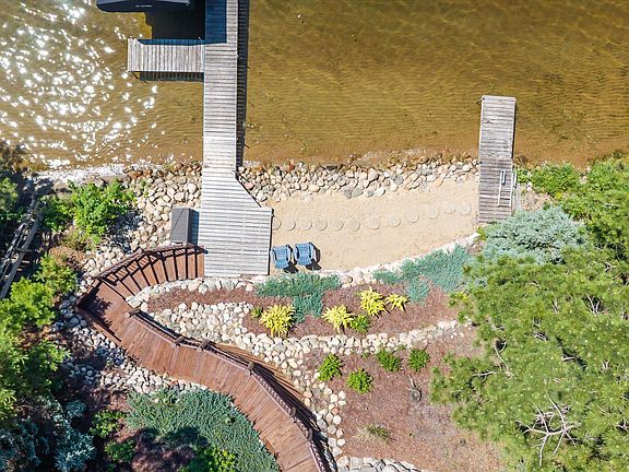 3rd image of 13433 Hidden Valley Rd