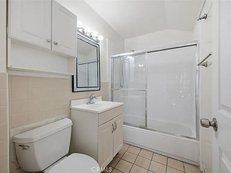 209 1/2 N Monterey St — Photo 13