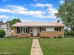 32914 Hampshire St, Westland, MI 48185