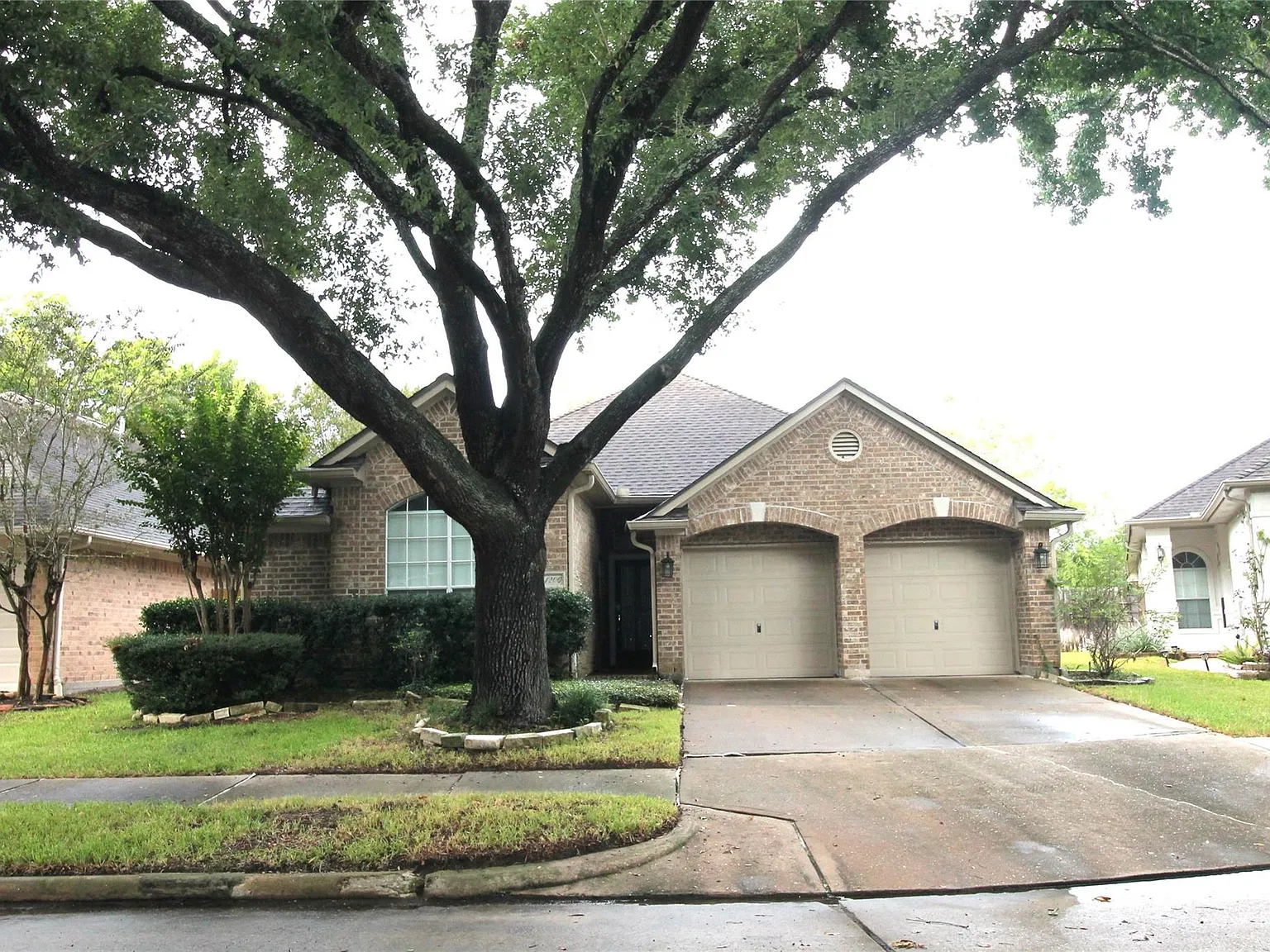 3 bed, 2.0 bath, 1983 sqft, $2,600 — Photo 2