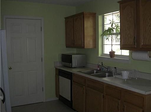 4th image of 107 Ashley Dr