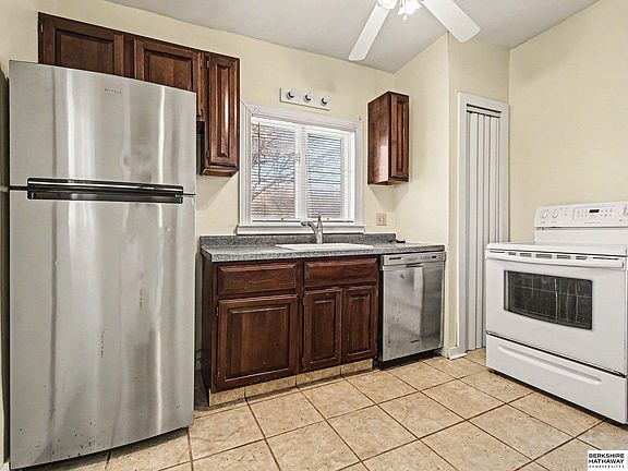 3rd image of 318 N 4th St