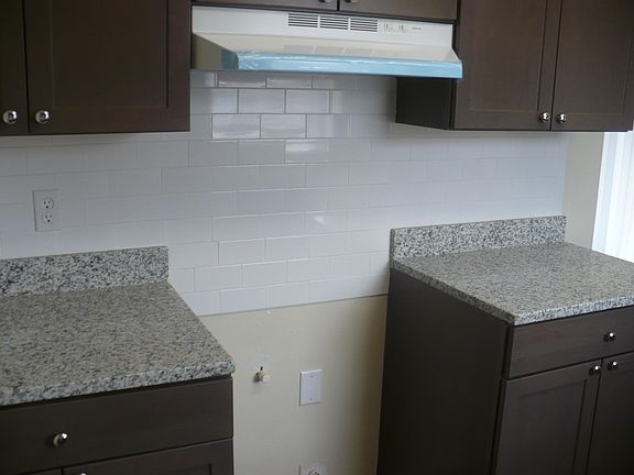 5th image of 1573 Deerfield Ave